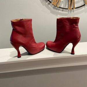 EUC Fluevog Jolies size 10